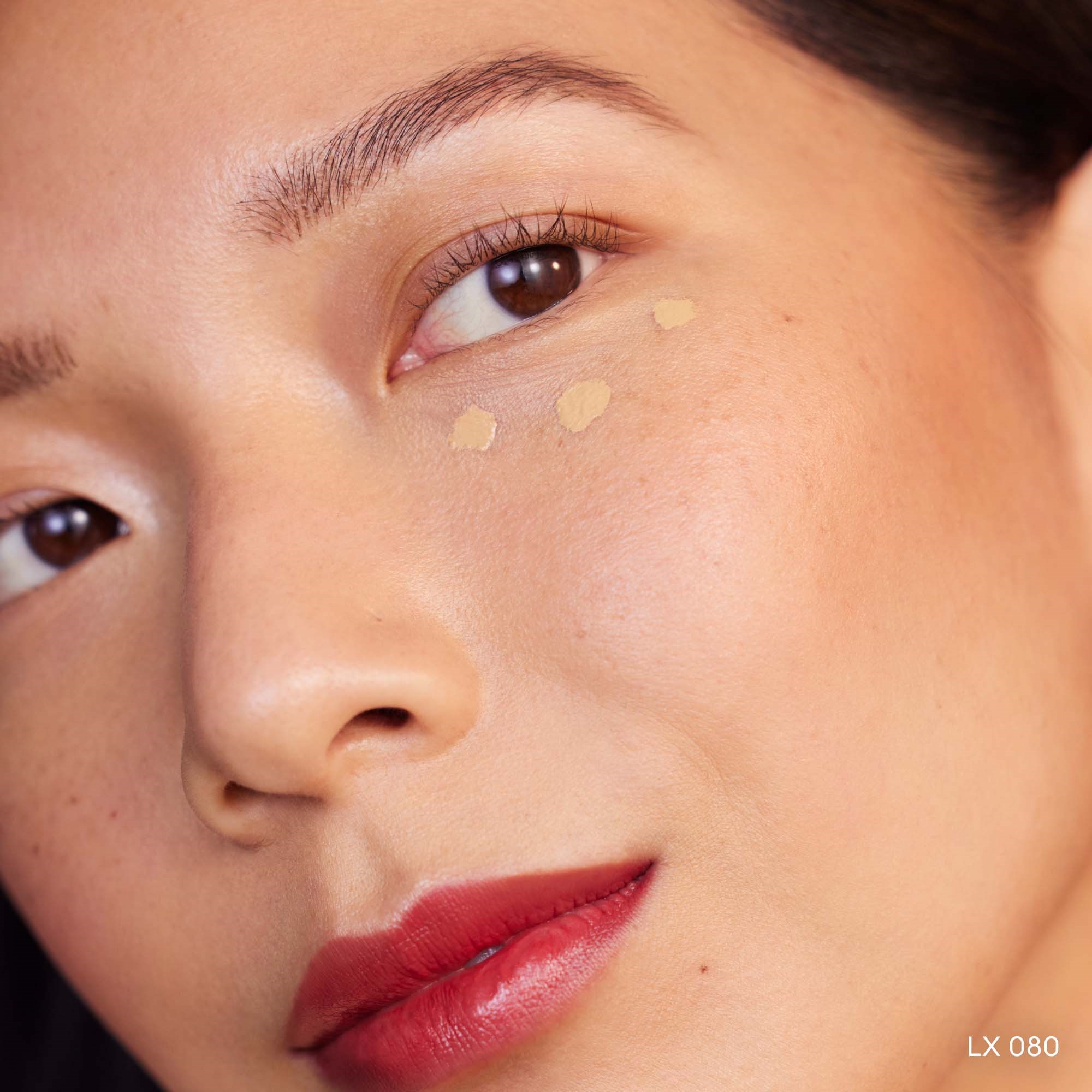 Rose Inc Softlight Luminous Hydrating Concealer LX 080 (obrázok 3)