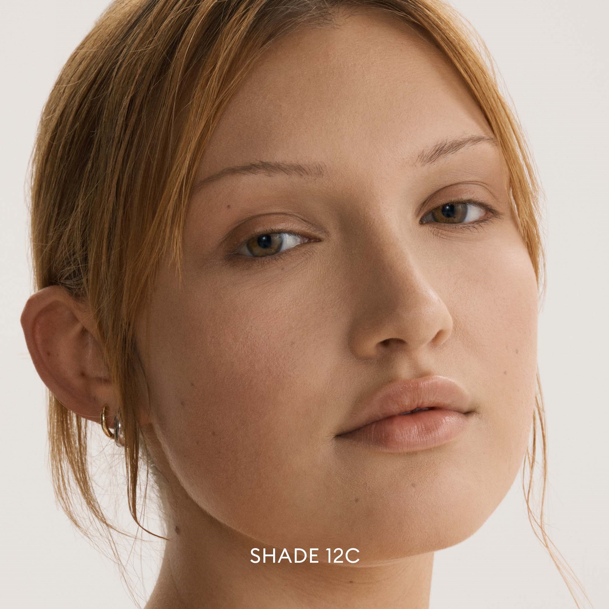 Rose Inc Softlight Skin-Smoothing Liquid Foundation 12C Medium Cool (obrázok 6)