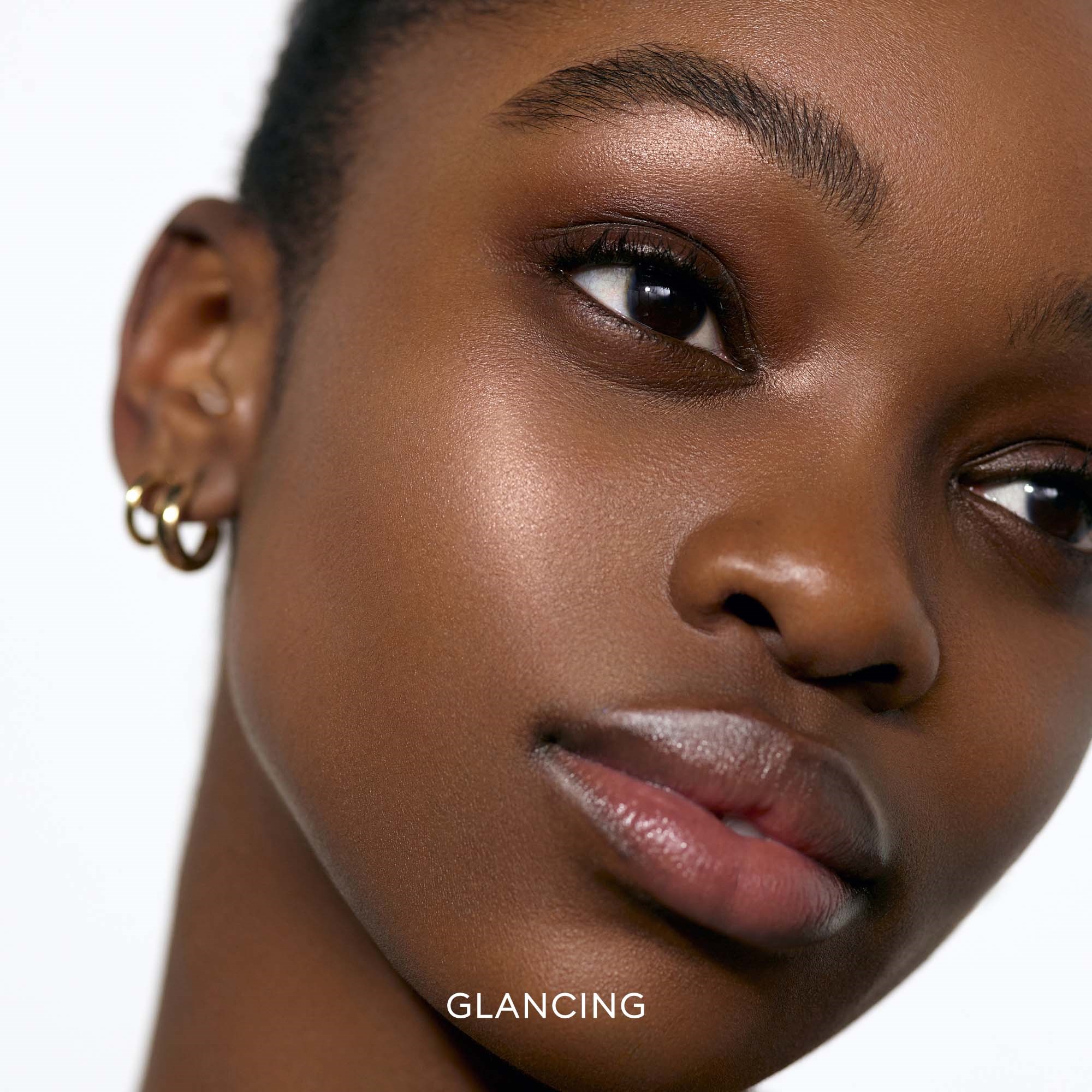Rose Inc Solar Radiance Cream Highlighter Glancing (obrázok 3)