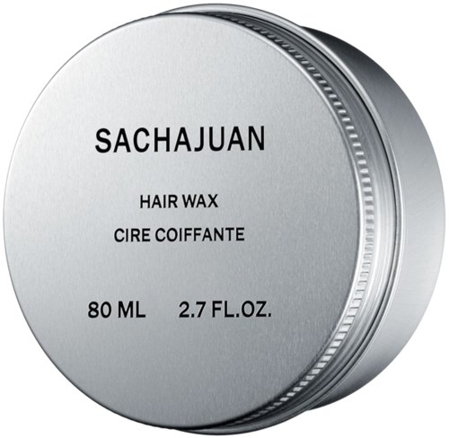 En silverfärgad rund behållare märkt 'SACHAJUAN Hair Wax 80 ML 2.7 FL.OZ.' för hårstyling.