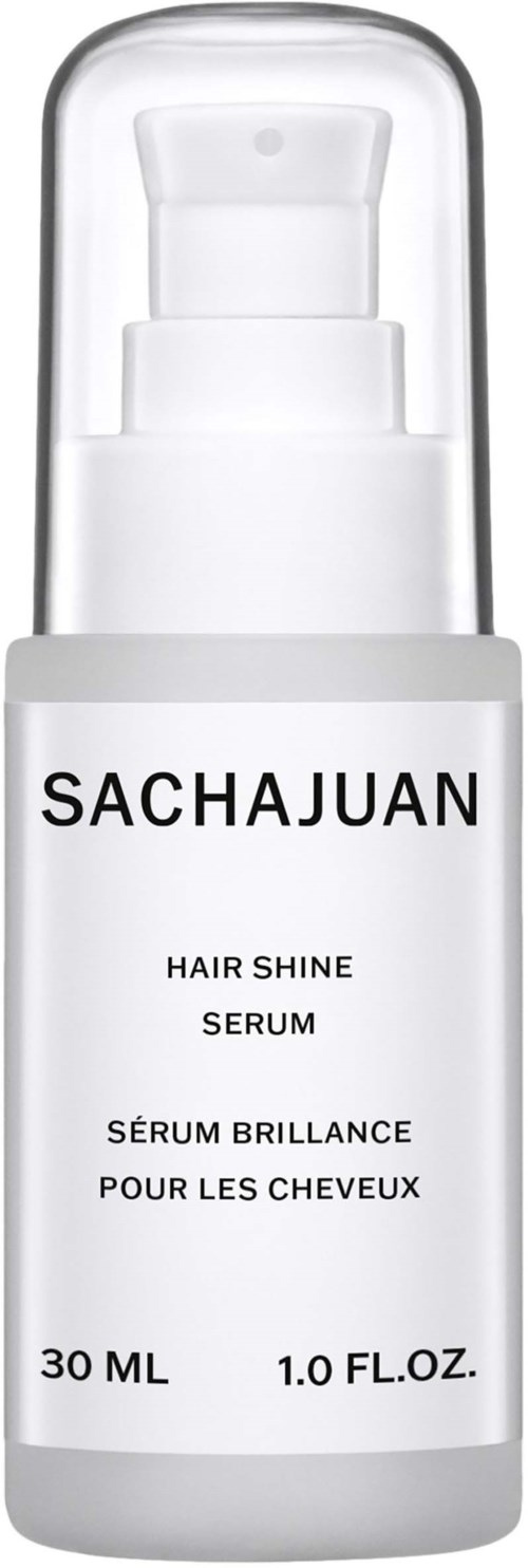 En vit flaska med pump, märkt 'SACHAJUAN Hair Shine Serum', som innehåller 30 ml eller 1 fl oz.