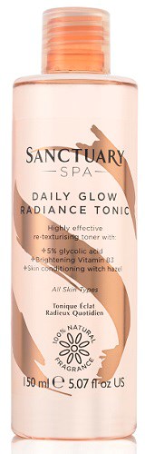 En rosa flaske merket Sanctuary Spa Daily Glow Radiance Tonic med beige sirkeldesign og hudpleieinformasjon.