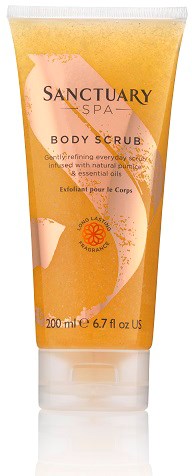 En tube med Sanctuary Spa Body Scrub med oransje design og svart tekst. Den er 200 ml.