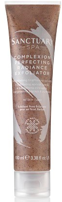 En tube med skrubbkrem med hvit tekst på en brun bakgrunn, merket Sanctuary Spa, complexion, radiance, og exfoliator.