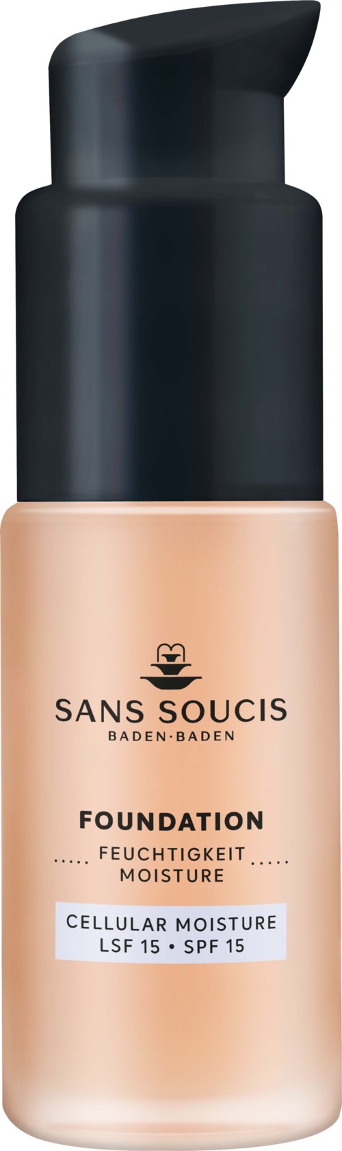 En beige foundations flaske med sort pumpe, mærket Sans Soucis, Baden-Baden, der giver fugt og solbeskyttelse.