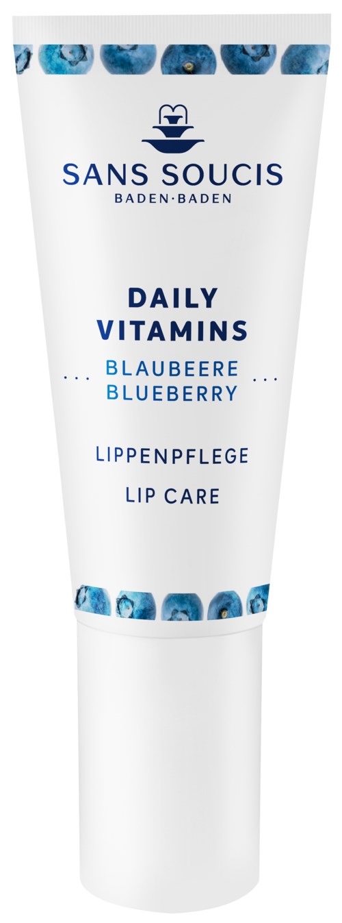 En hvit tube merket 'Sans Soucis Daily Vitamins Blueberry Lip Care' med blåbærdekorasjoner øverst og nederst.