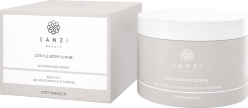 En bøtte med Sanzi Gentle Body Scrub ved siden af dens emballage. Produktet er designet til at skrubbe huden og er rigt på antioxidanter og vitaminer.