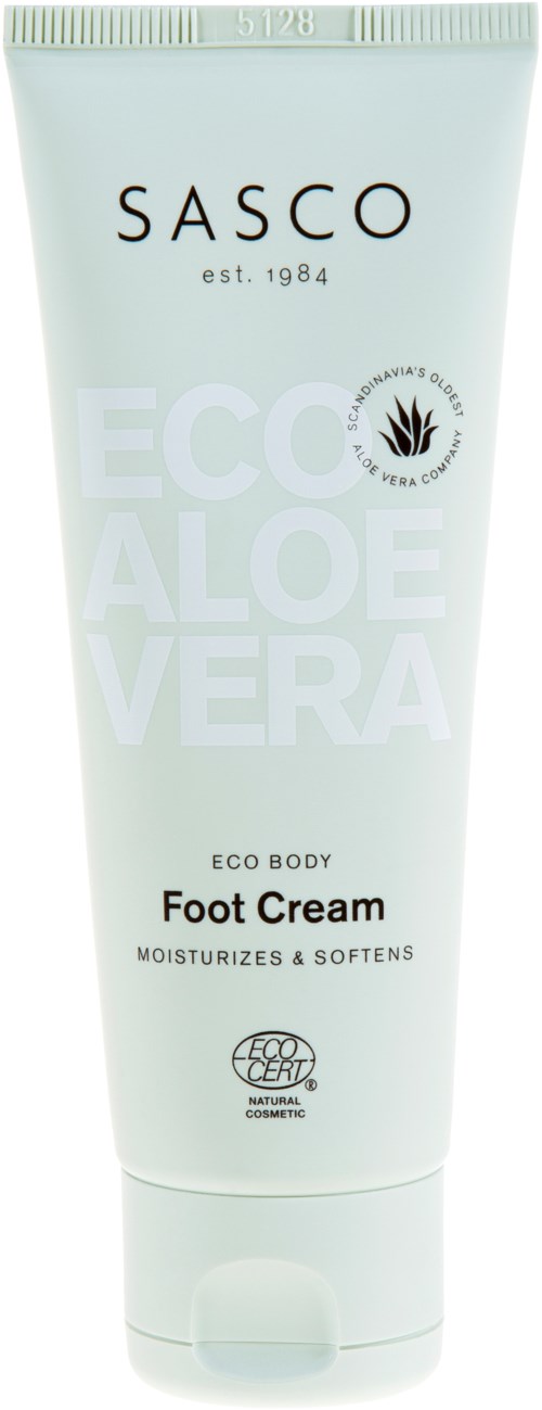 Weiche Tube mit 'Sasco Eco Aloe Vera Foot Cream'-Aufschrift, Text über Feuchtigkeit und Weichheit, zweisprachige Zertifizierungssymbole.