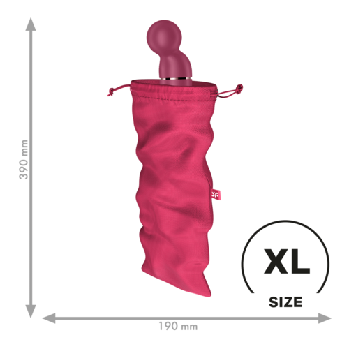 En pink flaske i en snørepose, 390mm høj og 190mm bred, mærket som XL.