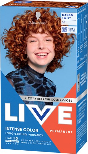 En flicka med stort, lockigt rött hår, ler brett och håller i en hårfärgbox som heter Live. Ljusa och färgglada förpackningar.
