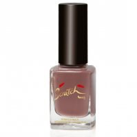 Ein Nagellackflasche mit schwarzem Deckel und hellrosa-brauner Farbe.