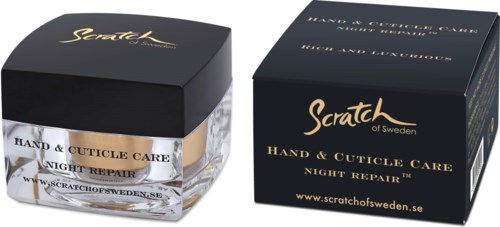 En liten burk och förpackning märkt för hand- och nagelbandsvård, nattreparation, från Scratch of Sweden.