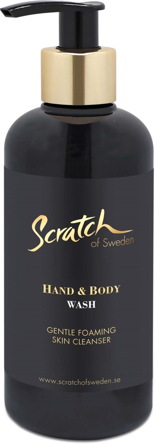 En svart flaska med pump för hand- och kroppstvätt, märkt 'Scratch of Sweden' och 'Gentle Foaming Skin Cleanser.'