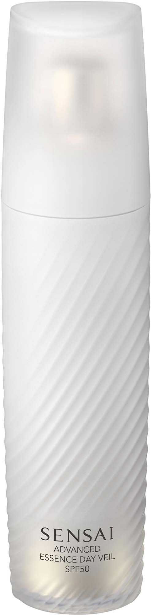 Witte cilindervormige fles met pomp, gemerkt Sensai Advanced Essence Day Veil SPF 50.