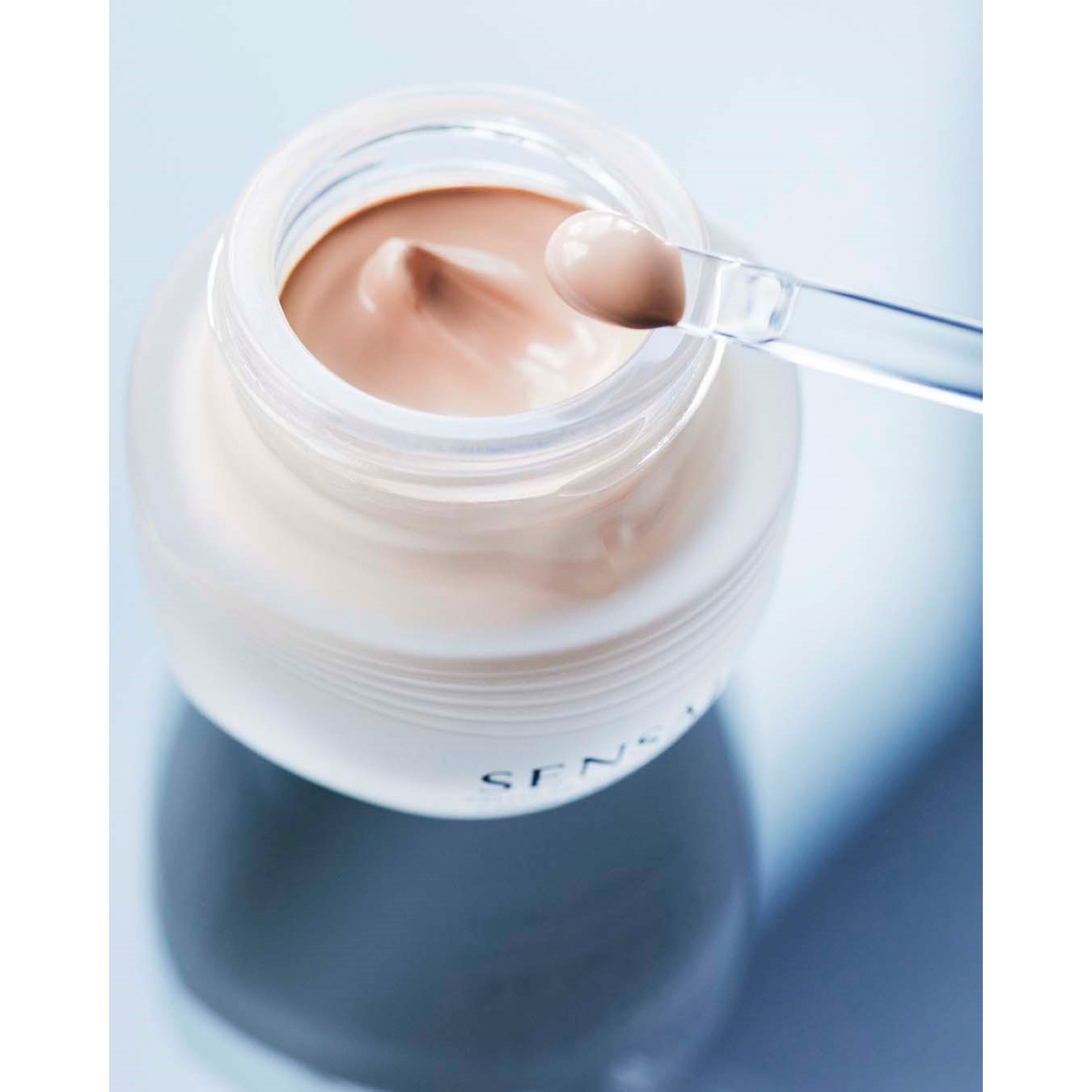 Sensai Cellular Performance Cream Foundation CF11 Creamy Beige (obrázok 3)