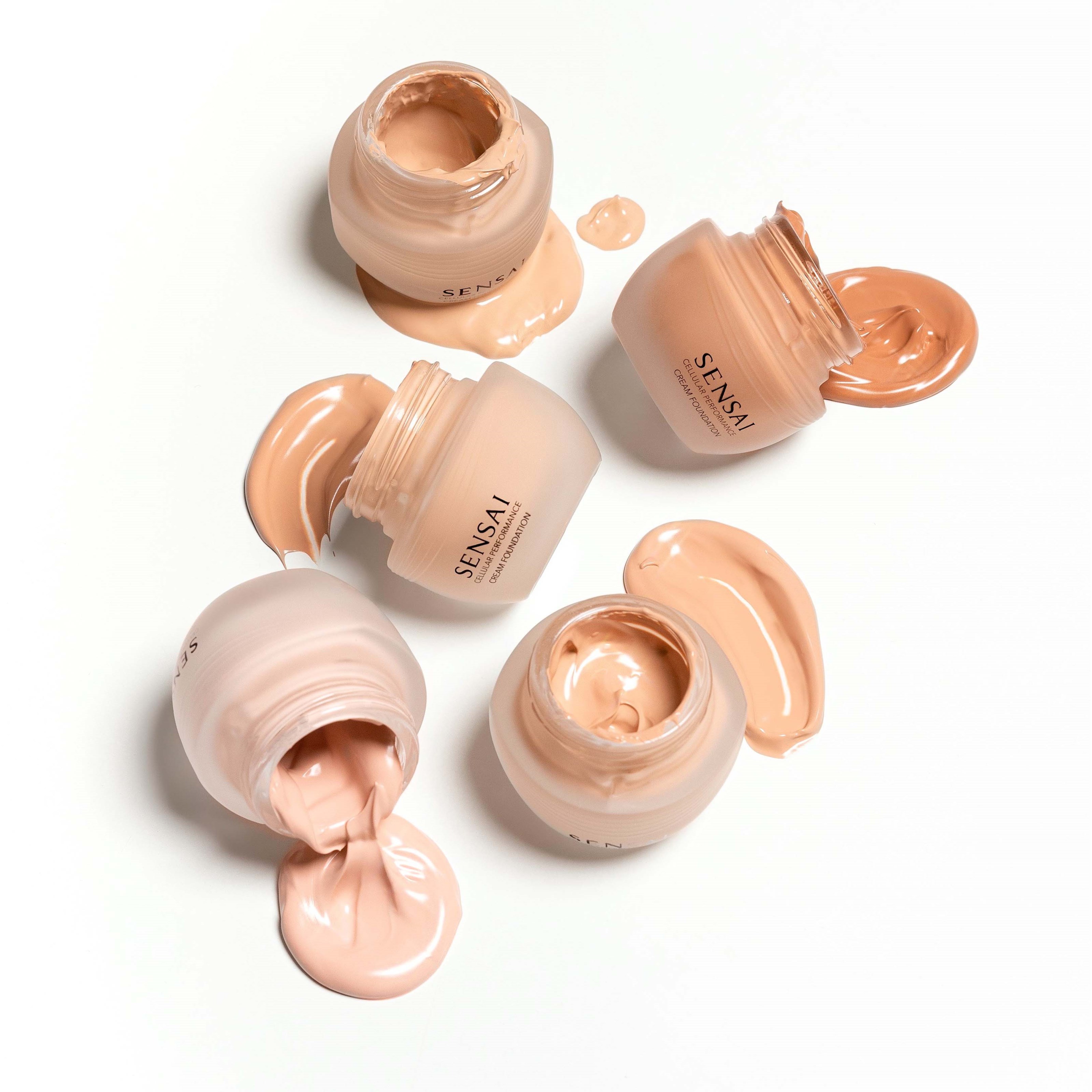 Sensai Cellular Performance Cream Foundation Cf23 Almond Beige (obrázok 4)