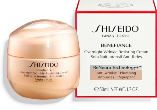Ein Tiegel mit Nachtcreme von Shiseido in Rot und Weiß, gegen Falten und Alterserscheinungen.