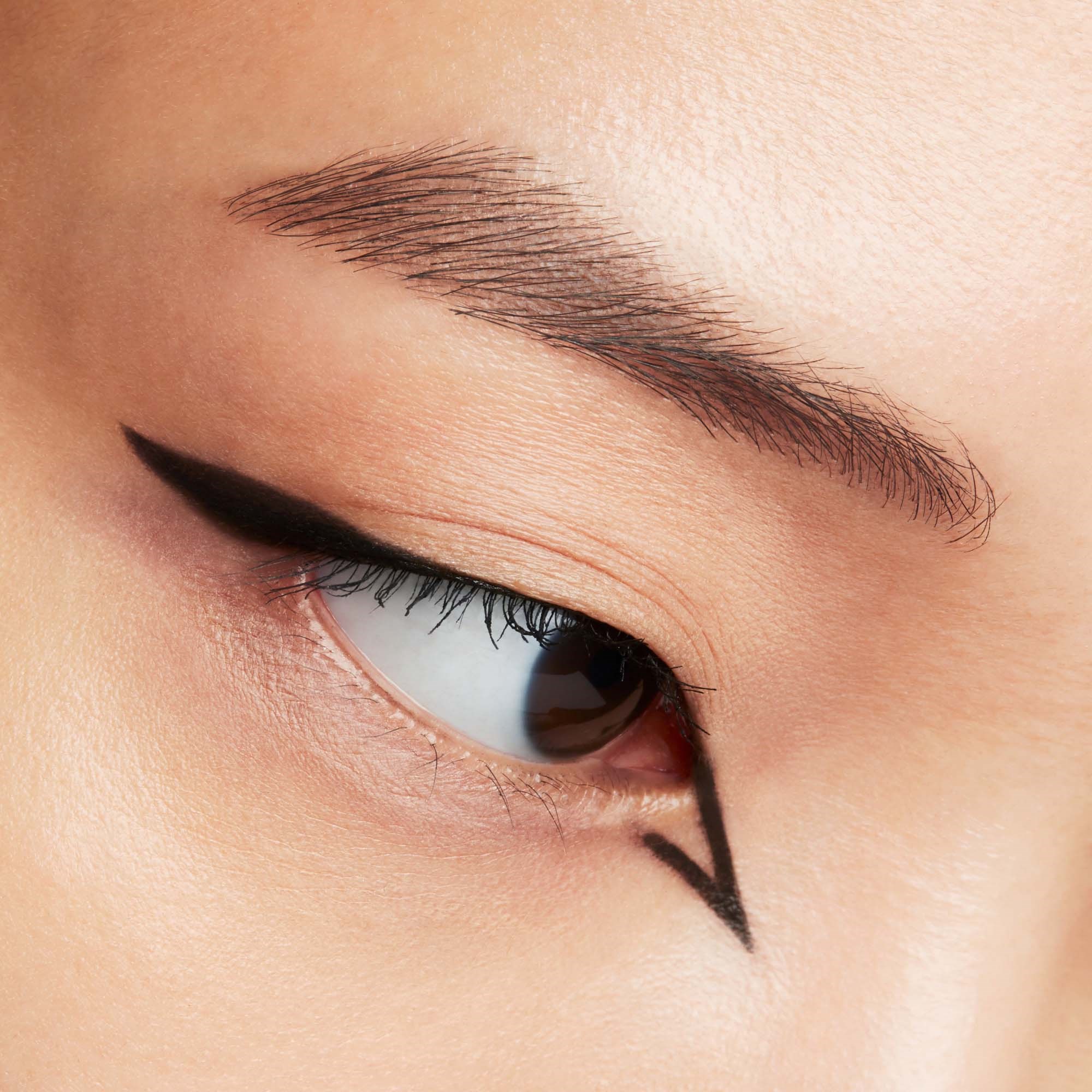 Shiseido MicroLiner 01 Black (obrázok 3)