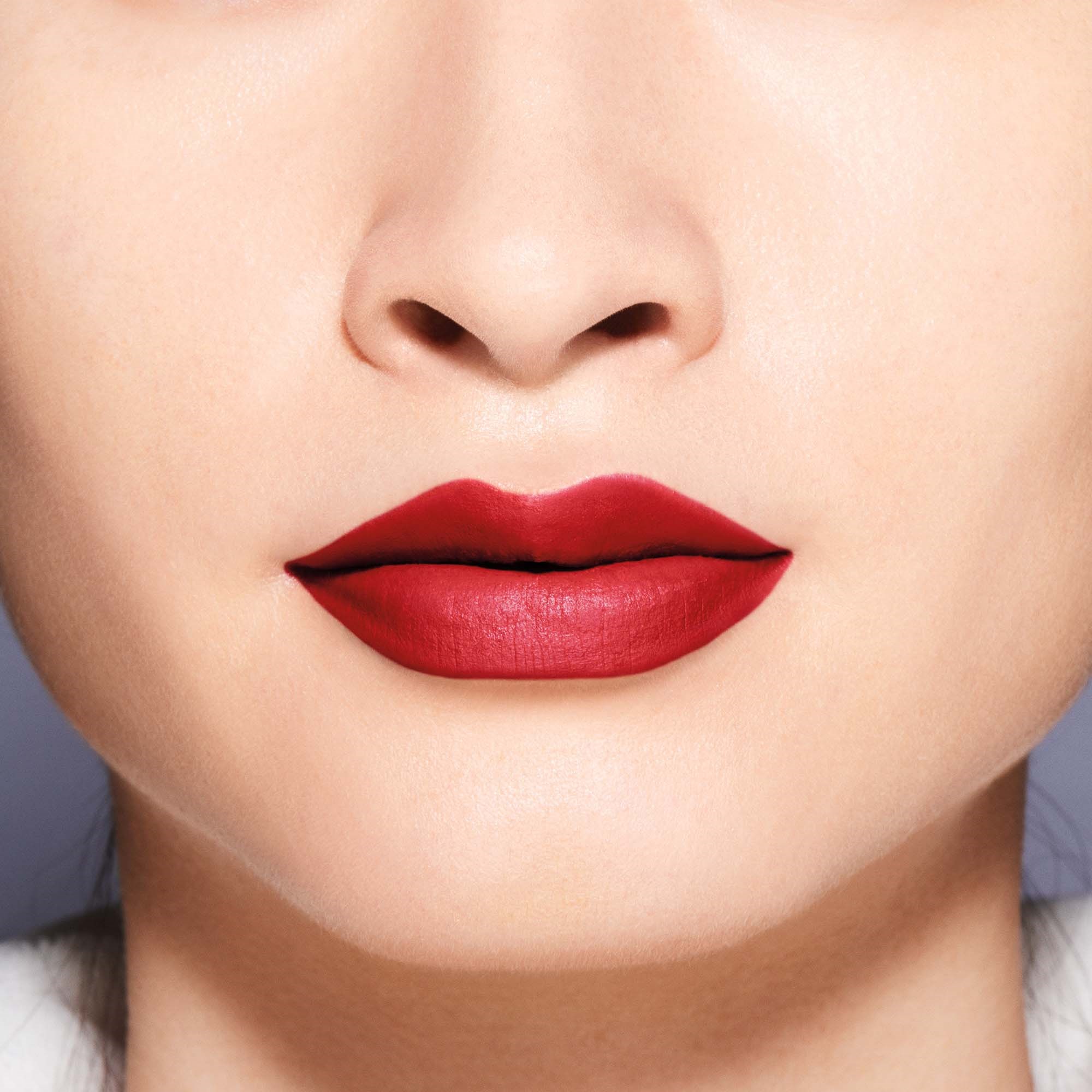 Shiseido ModernMatte Powder Lipstick 516 Exotic Red (obrázok 3)