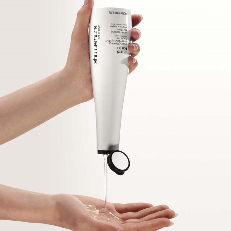 Shu Uemura izumi tonic Strengthening Shampoo 300 ml - szampon do włosó (obrázok 3)