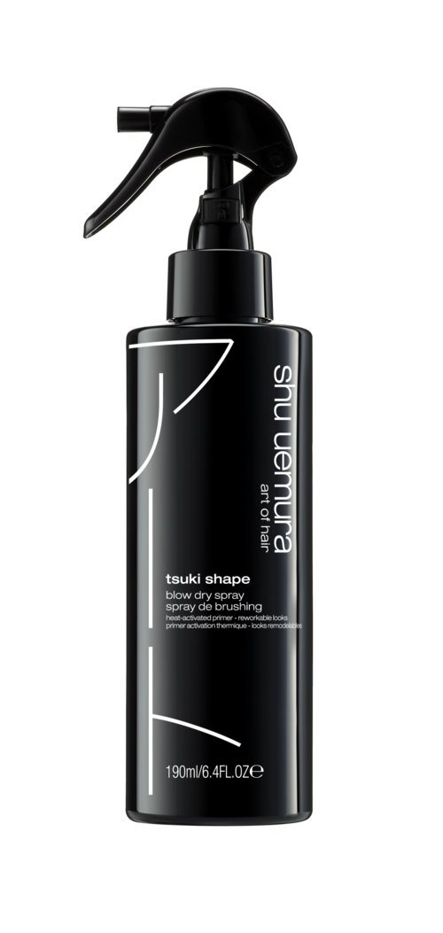 En svart sprayflaska med ett trigger, märkt "tsuki shape" och "blow dry spray" för hår.