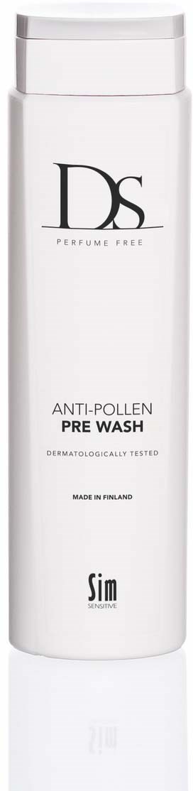 En hvit lang flaske merket DS Anti-Pollen Pre Wash, parfymefri, dermatologisk testet, laget i Finland, merke Slim.