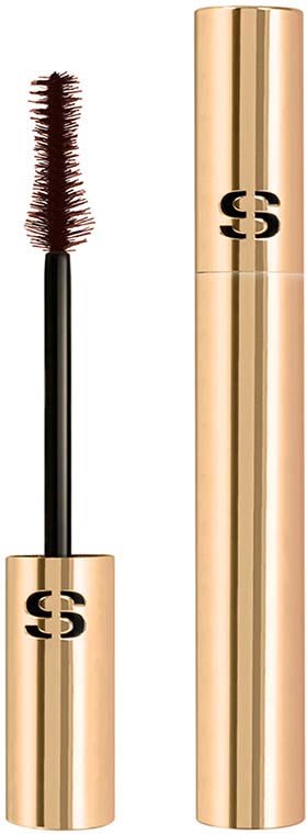 Een mascara kwast met een bruine borstel naast een lange, gouden tube.