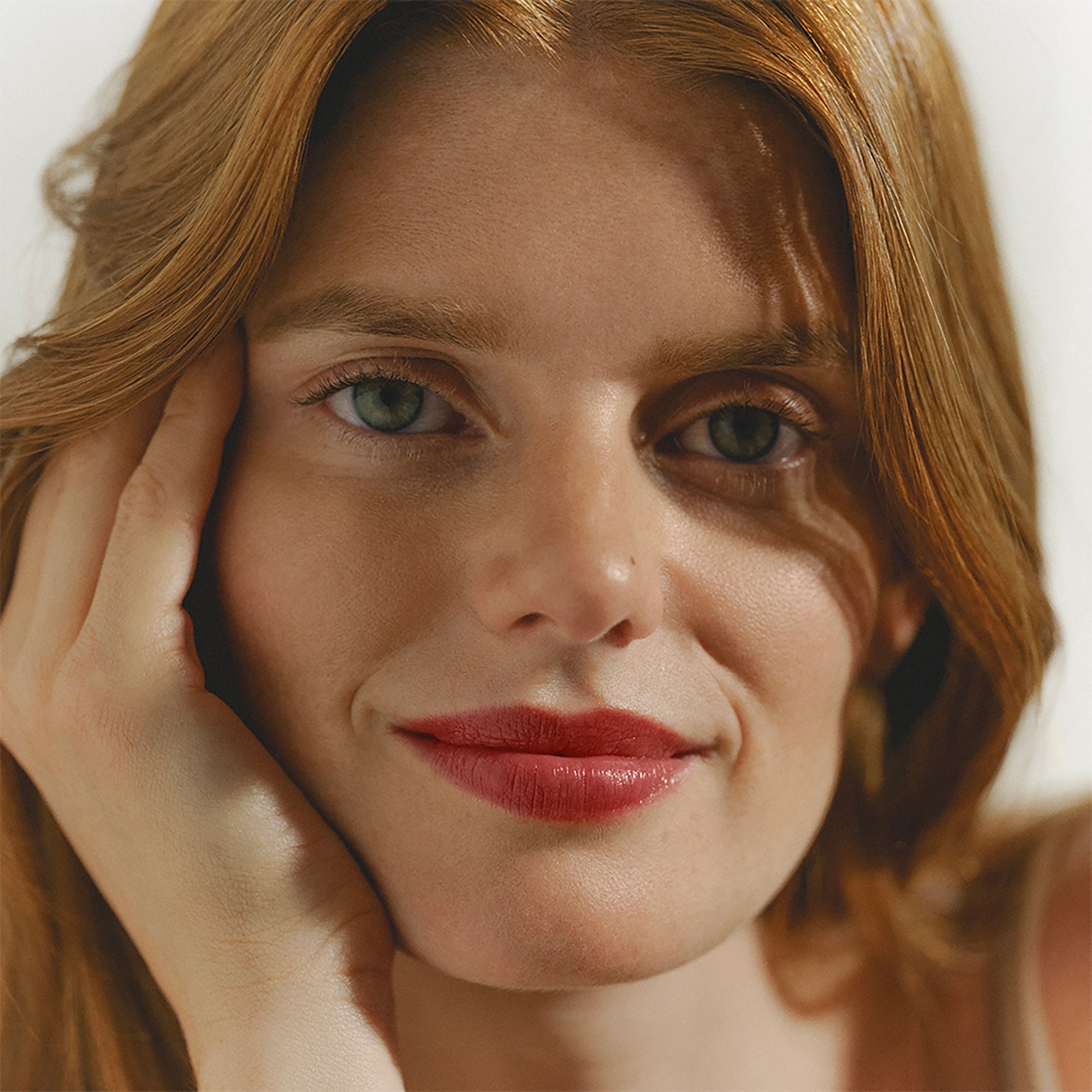 Sisley Shine 43 Sheer Scarlet (obrázok 5)