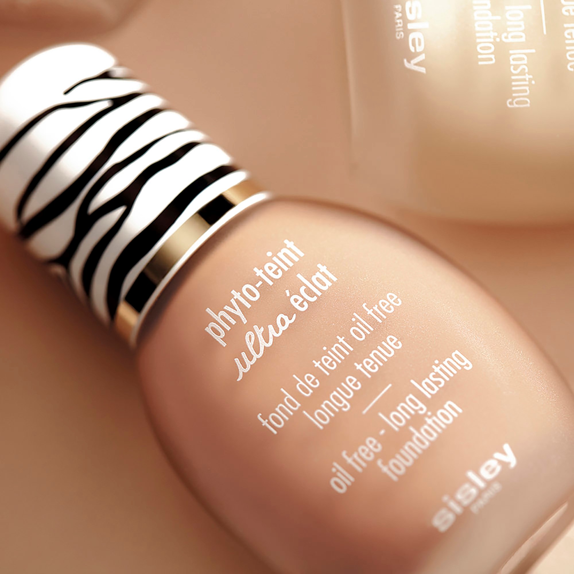 Sisley Phyto-Teint Ultra Éclat 2C Soft Beige (obrázok 3)