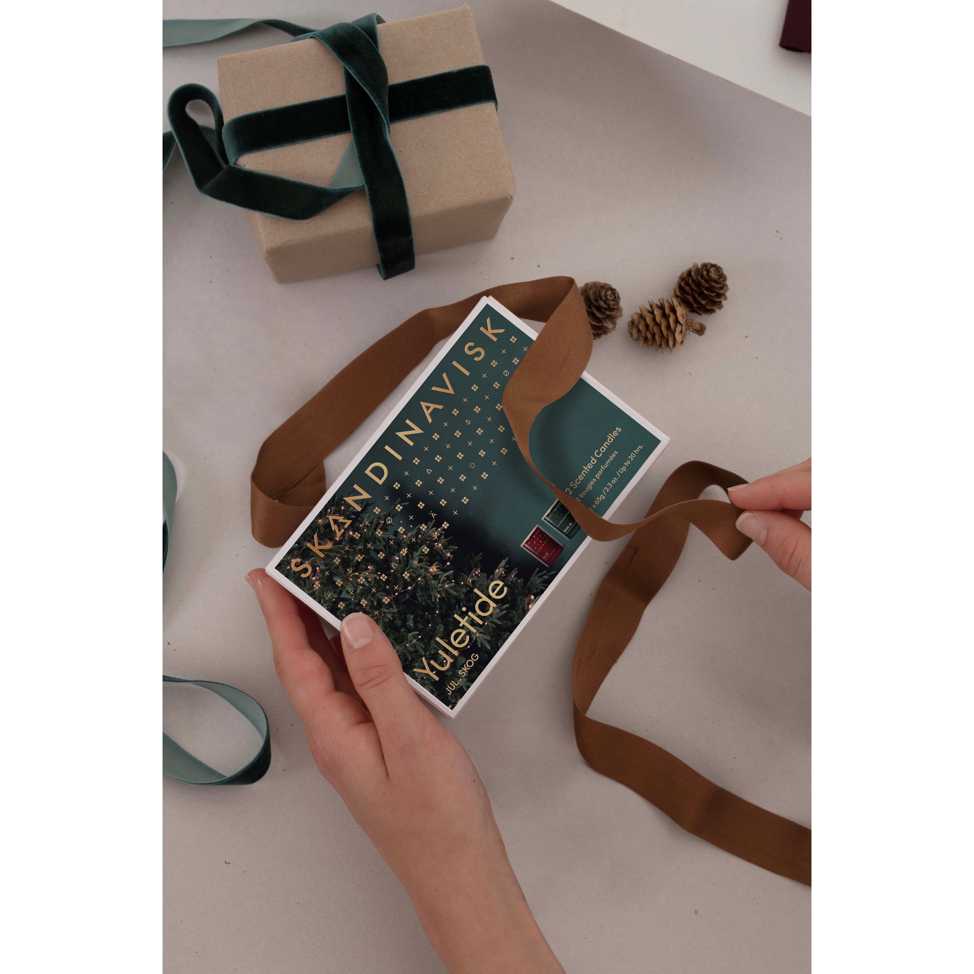 Alternativ bild 1 för Skandinavisk Yuletide Scented Candle Giftset