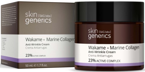 Een huidverzorgingsproduct genaamd Wakame + Marine Collagen anti-rimpelcrème in een bruin potje met zwarte deksel, naast de doos.