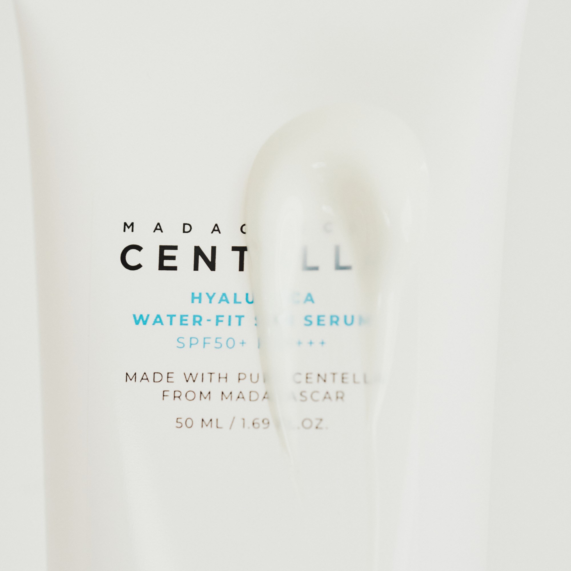 SKIN1004 Madagascar Centella Hyalu-Cica WATER-FIT Sun serum 50 ml (obrázok 11)