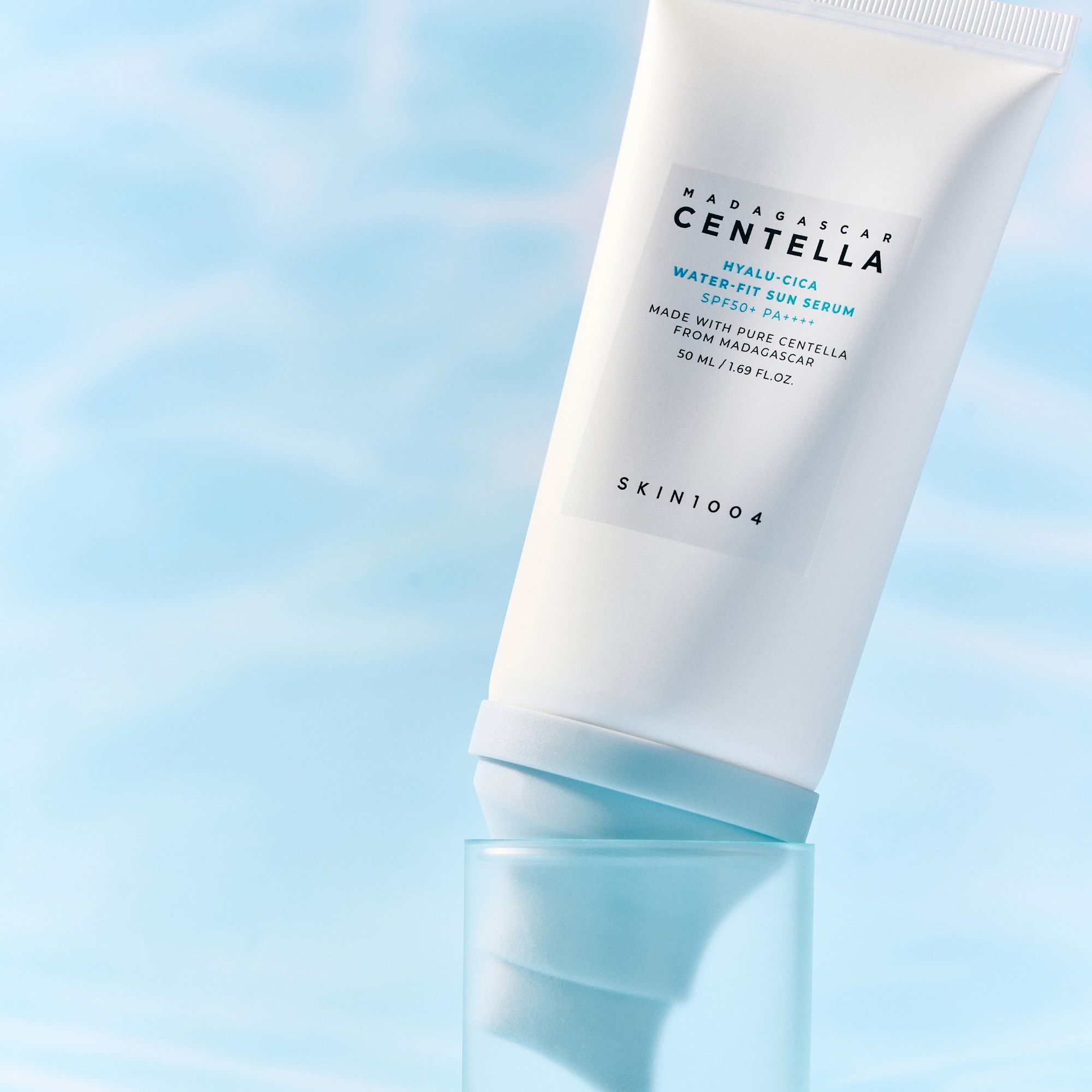SKIN1004 Madagascar Centella Hyalu-Cica WATER-FIT Sun serum 50 ml (obrázok 3)