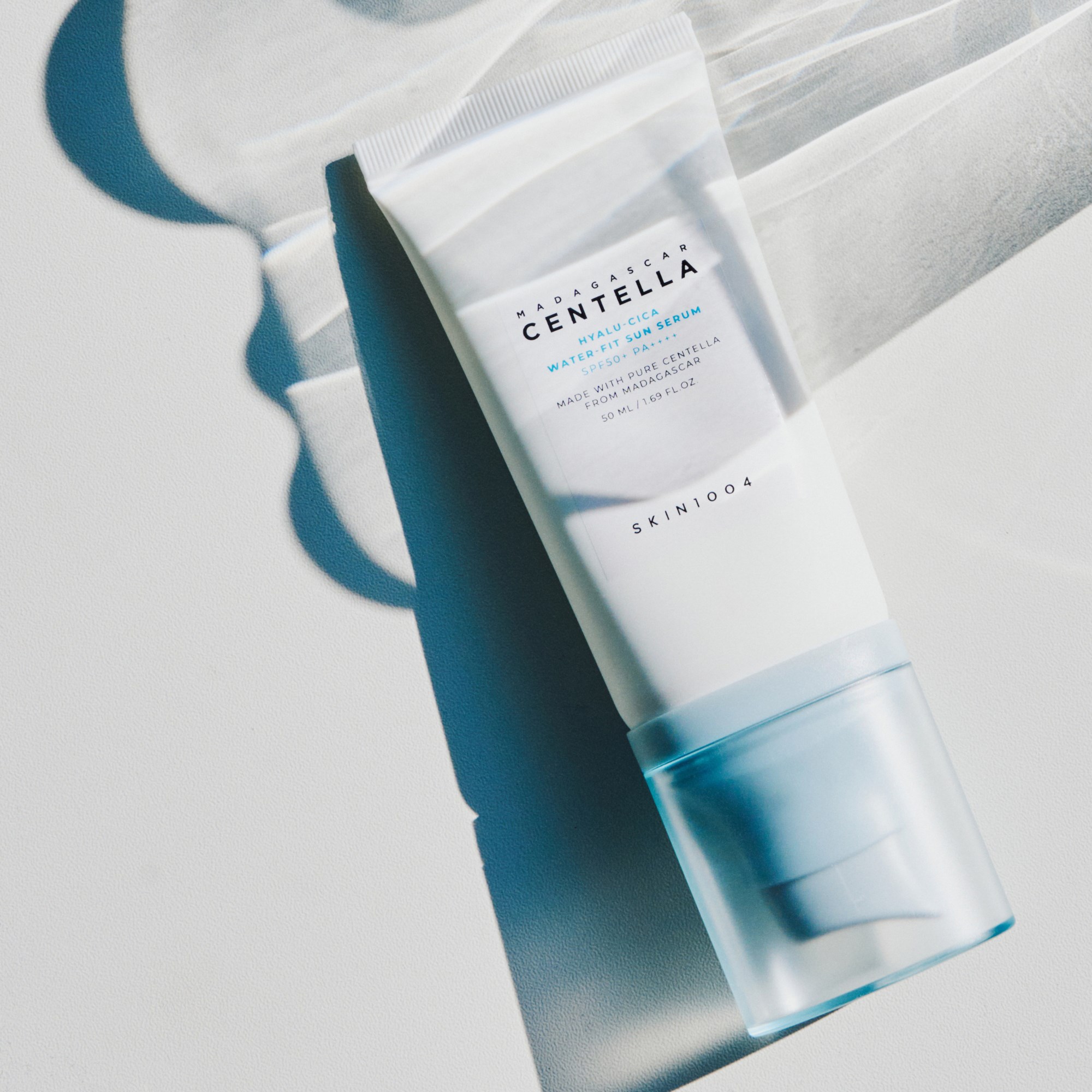 SKIN1004 Madagascar Centella Hyalu-Cica WATER-FIT Sun serum 50 ml (obrázok 6)
