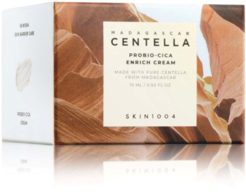 En æske Madagascar Centella berigende creme med ørkeninspireret baggrund og produktinformation på forsiden.