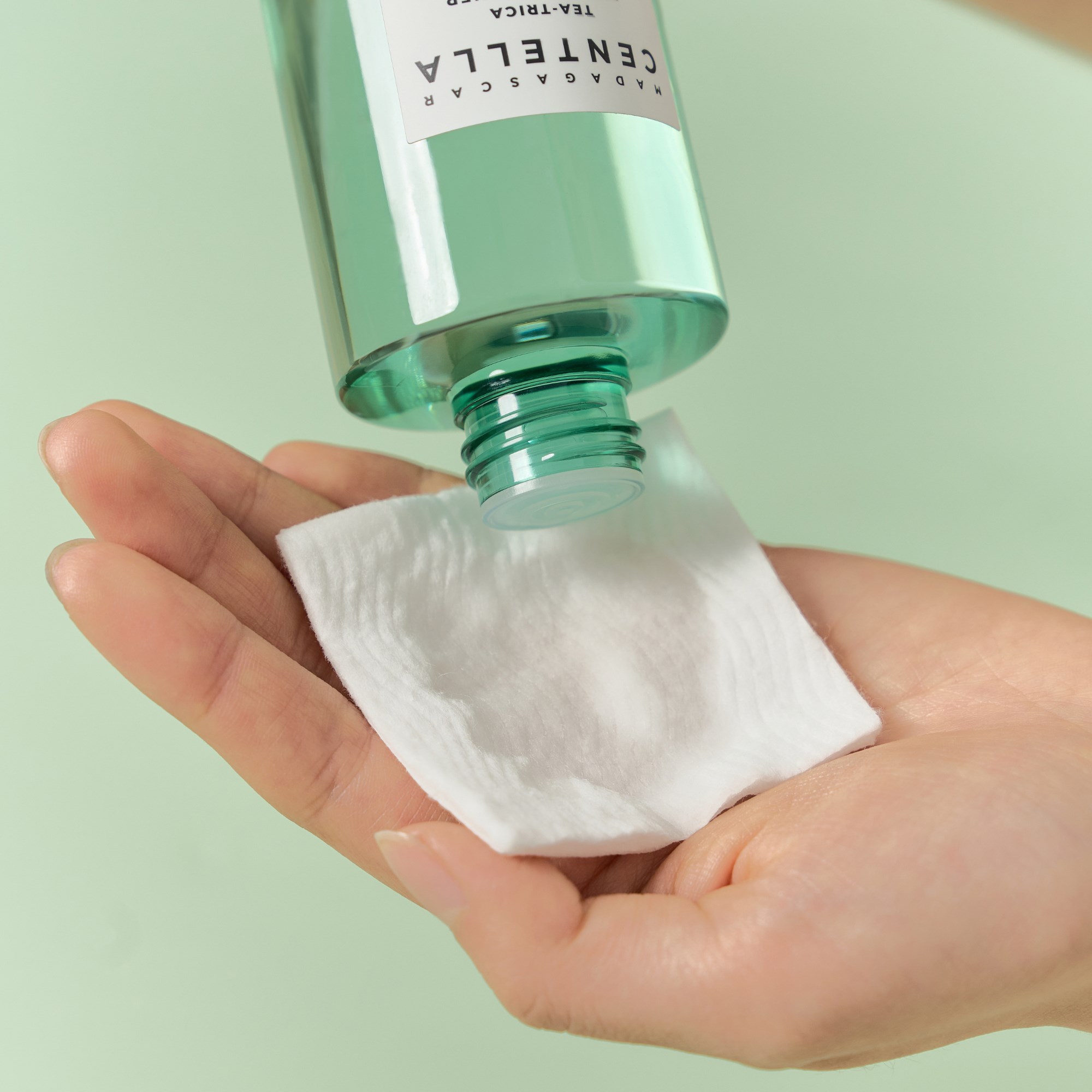 SKIN1004 Madagascar Centella Tea-Trica Purifying Toner 210 ml (obrázok 9)