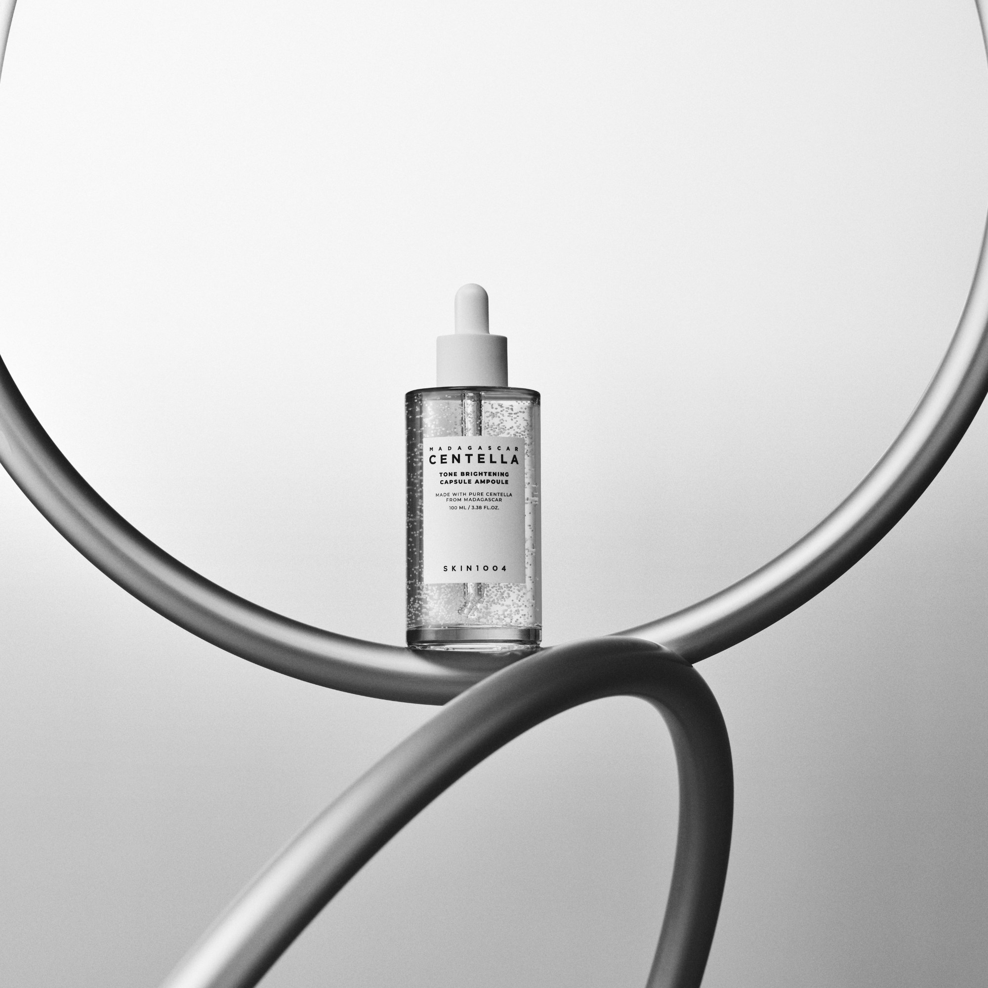 Alternativ bild 1 för SKIN1004 Madagascar Centella Tone Brightening Capsule Ampoule 100 ml