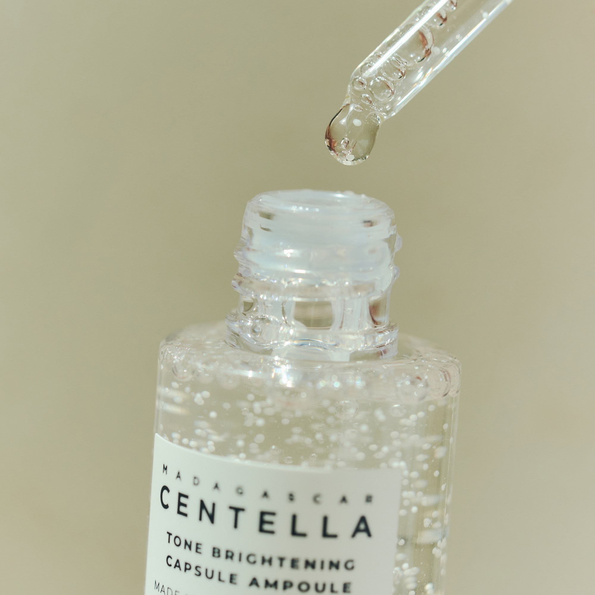 SKIN1004 Madagascar Centella Tone Brightening Capsule Ampoule 30 ml (obrázok 4)
