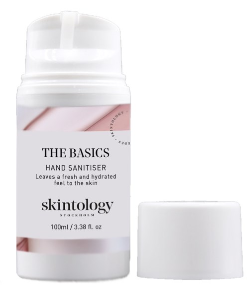 En vit flaska handsprit med vit lock, märkt 'Skintology' och information om storlek och ändamål.