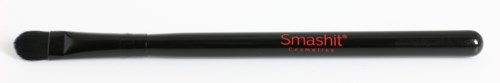En svart baseballkølle med rød tekst som sier "Smashit" på den.