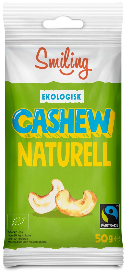 Ett grönt och vitt paket med ekologiska cashewnötter med Fairtrade-loga, visar nötter längst ner.