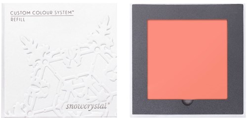 En refill-pakke for fargesystem med en korallfarget firkant og snøfnuggdesign på esken.