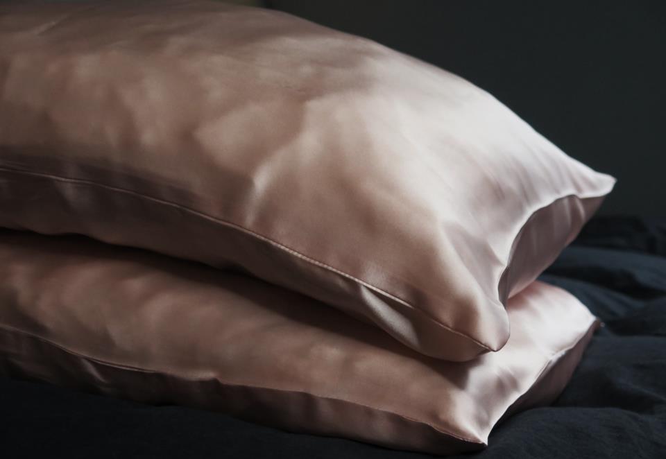Soft Cloud Mulberry silk pillowcase 60x63 cm pink