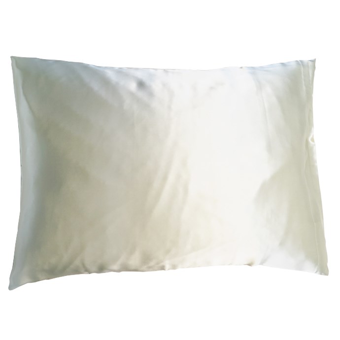 Läs mer om Soft Cloud mulberry silk pillowcase 50 x 70 cm champagne