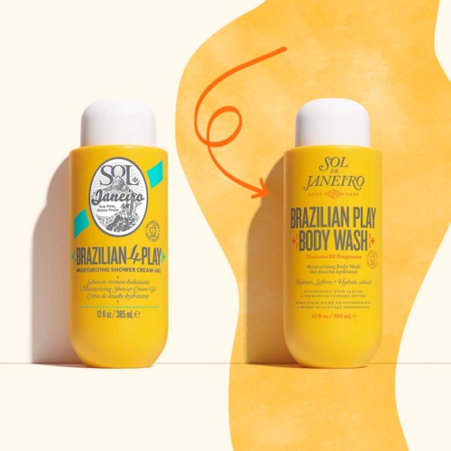 Två gula flaskor med Brazilian Play Body Wash av Sol Janeiro på vit och gul bakgrund.