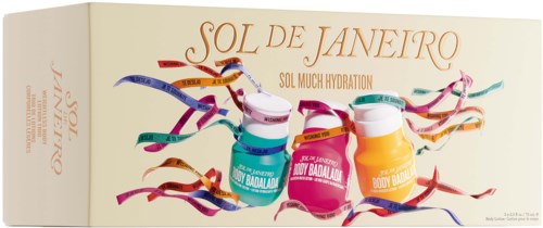 Pudełko z trzema słoikami kremu do ciała Sol de Janeiro i kolorowymi wstążkami, oznaczone Sol de Janeiro Sol Much Hydration.