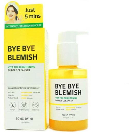 Żółta butelka i opakowanie produktu do pielęgnacji skóry o nazwie Bye Bye Blemish, zawierającego rozjaśniające składniki i dozownik z pompką.