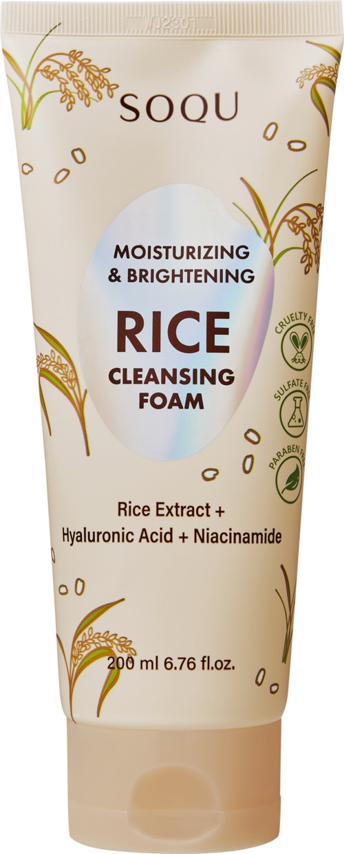 En tub med risrengöringsskum med ingredienser som risextrakt, hyaluronsyra och niacinamide för att återfukta och ljusa upp huden.