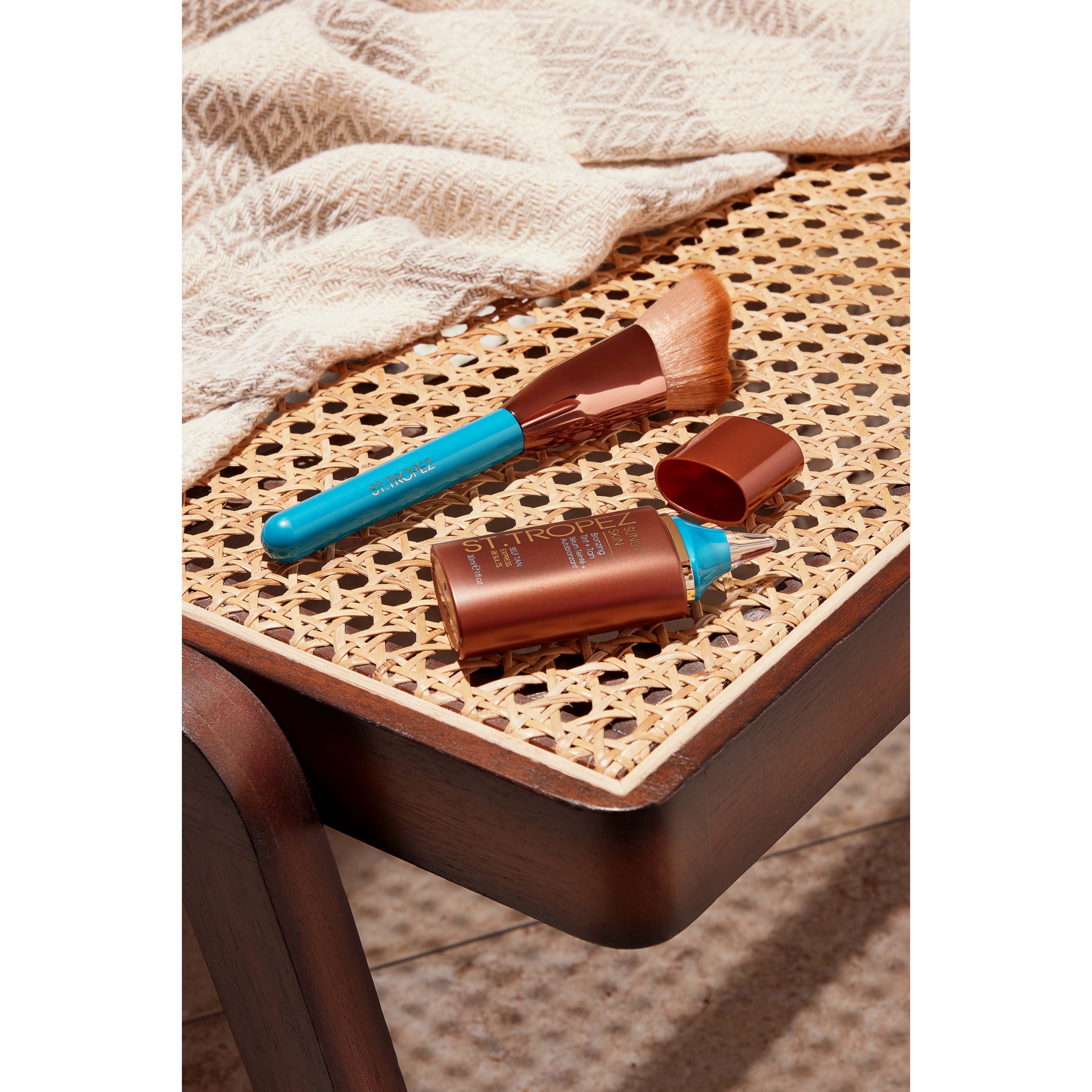 ST. Tropez Tantour & Applicator Brush (obrázok 4)