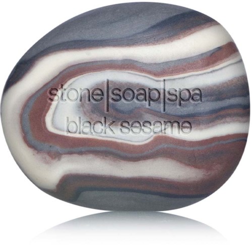Pyöreä saippua, jossa kerrokselliset värit ja sanat: stone soap spa, black sesame kaiverrettu.
